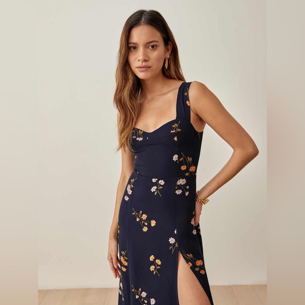 Reformation Fulton Floral Navy Midi Dress in Princess Margaret Size: 4 - Picture 3 of 15